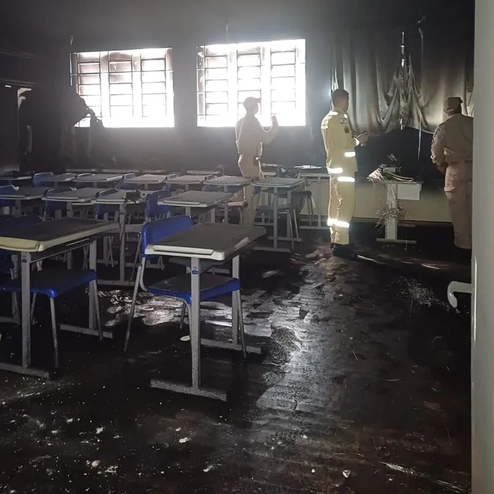 Aulas-sao-suspensas-apos-incendio-destruir-sala-em-00929729-0-202410290940-ScaleDownProportional